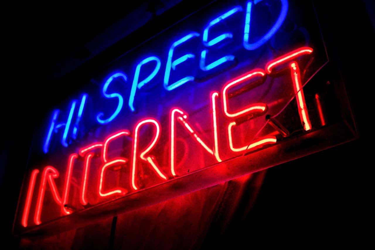 Hi_Speed_Internet_Neon_Sign_Minneapolis_4573842992.jpg