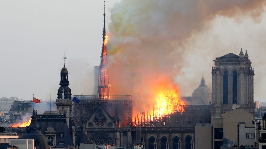 France_Notre_Dame_Fire071427608804