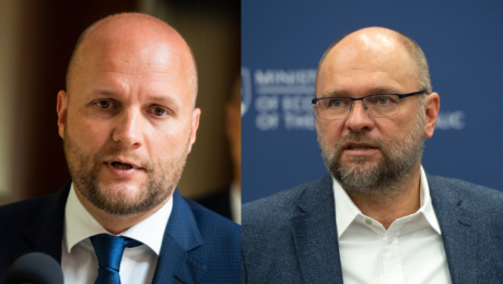 Na snímke je minister obrany Jaroslav Naď a minister hospodárstva Richard Sulík