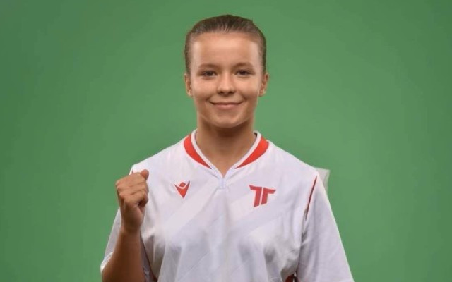 Kadetka Miška Hozáková ako futbalistka AS Trenčín.