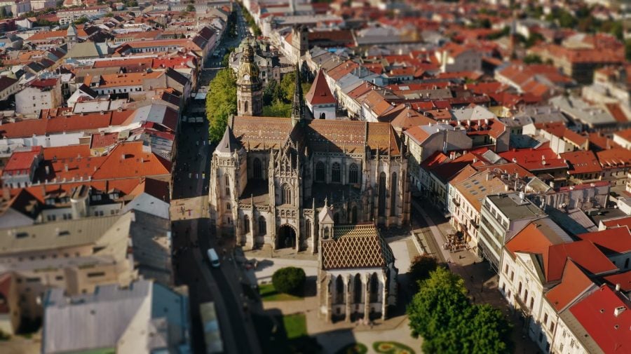 DĘm sv Alßbety a centrum mesta KoÁice-min