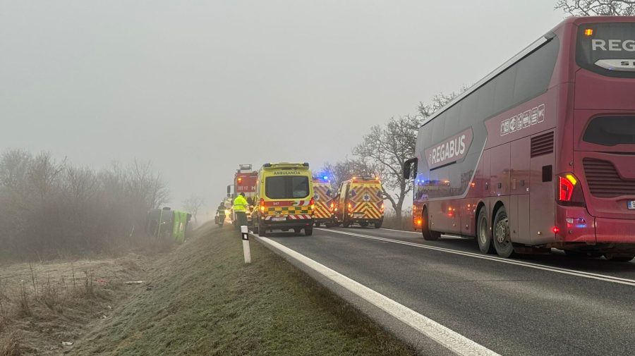 prevrátený autbus pri Dargove