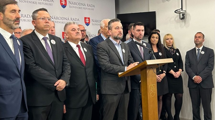 Tlačová konferencia SMER-SD dušan petrík smer