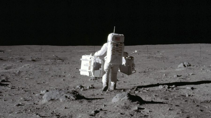 astronaut na mesiaci