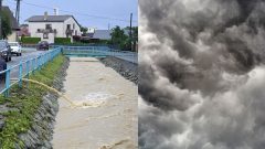 Na snímke povodne a búrkové oblaky.