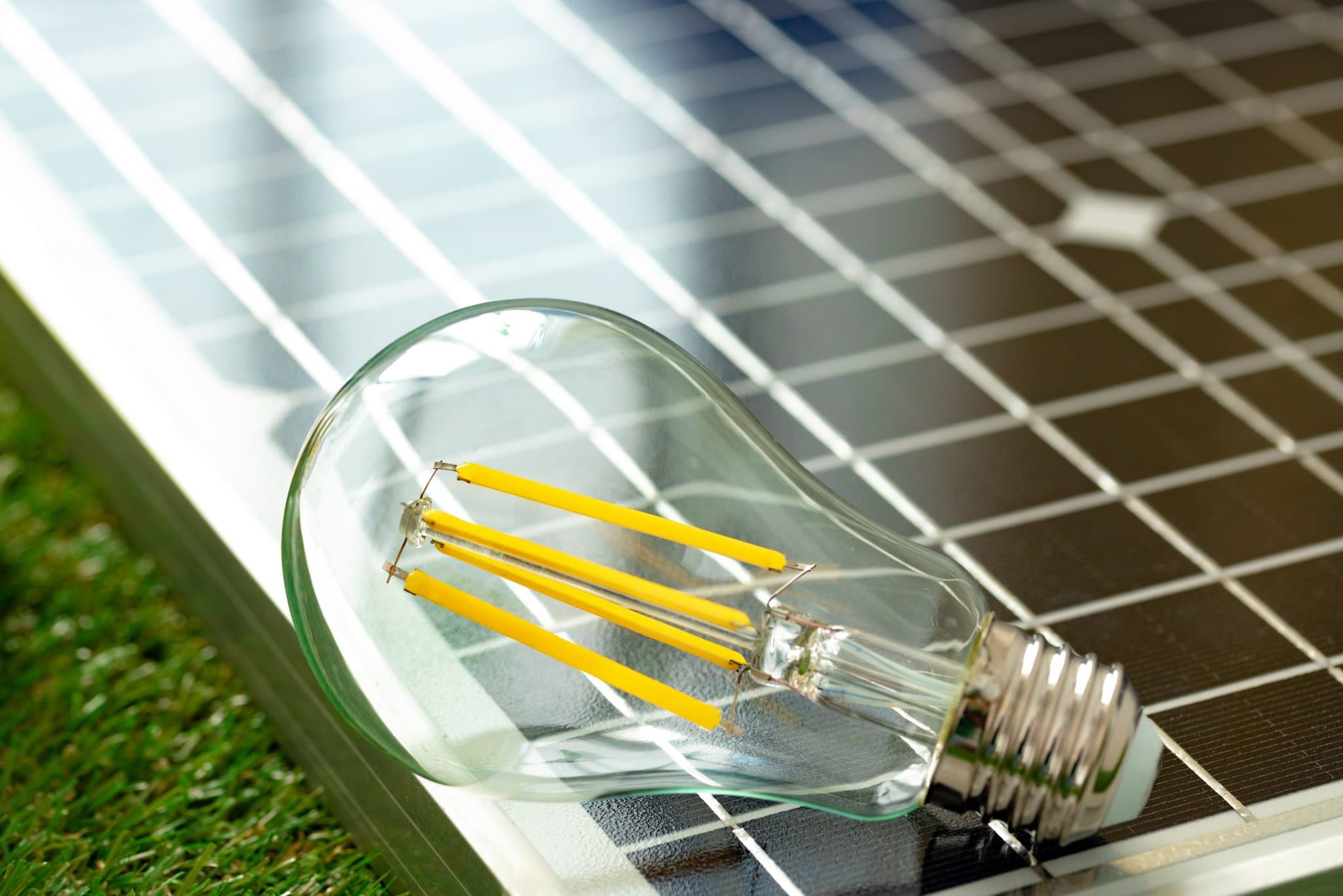 solar-energy-panel-light-bulb-green-energy