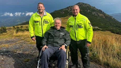 Miloš Zeman v Tatrách so slovenskými policajtmi