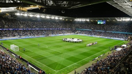 Na snímke nástup tímov v odvetnom stretnutí play-off Ligy majstrov ŠK Slovan Bratislava - FC Midtjylland 28.