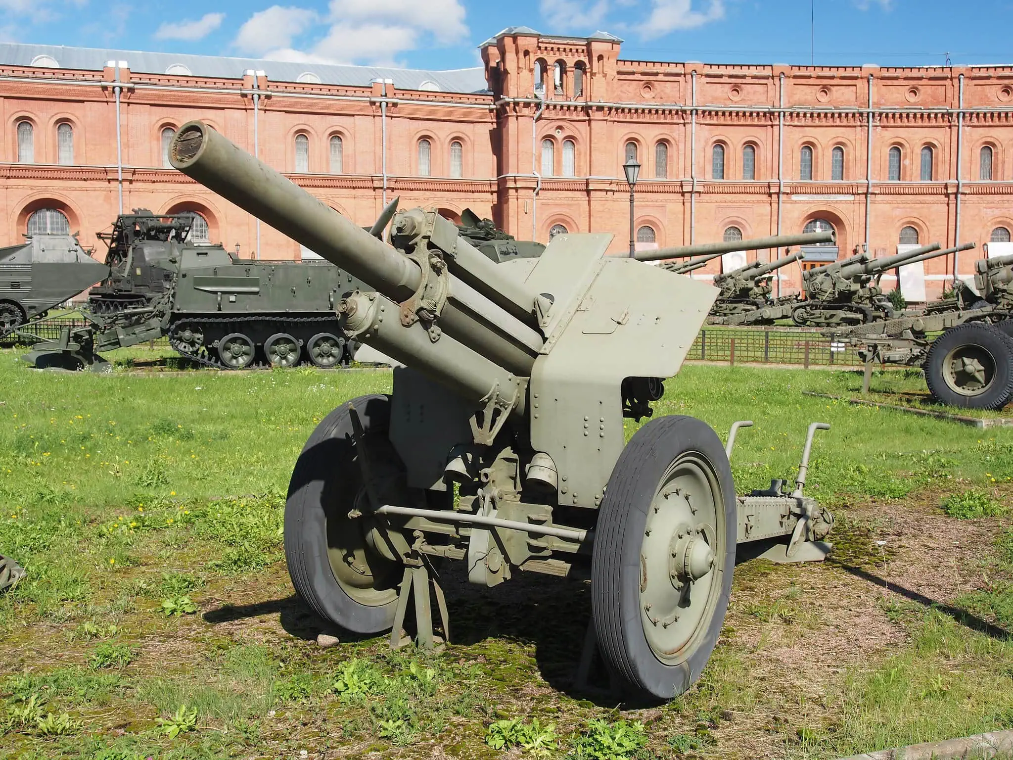 122-mm_howitzer_M1938_(M30)_pic1