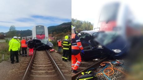 Na snímke tragická zrážka vlaku a auta v Nemeckej.