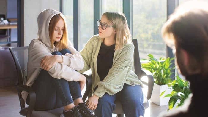 Generáciu Z zasiahla nová „epidémia“: Psychologička odhalila, čo je spúšťačom mladého fenoménu