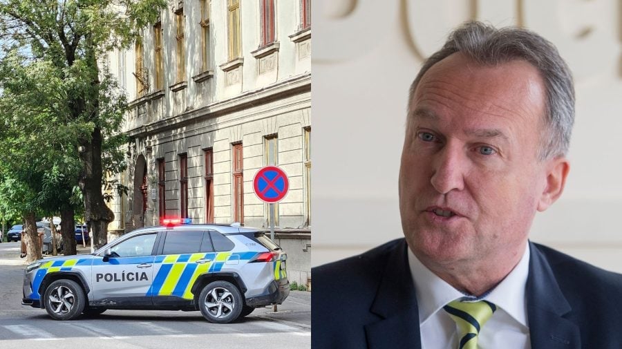 Na snímke policajné auto a Juraj Zábojník